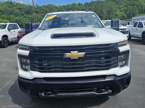 Used 2025 Chevrolet Silverado 3500 W/T AWD/4WD image 3