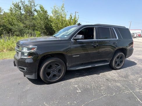 Used 2018 Chevrolet Tahoe LT w/ Luxury Package RWD image 3
