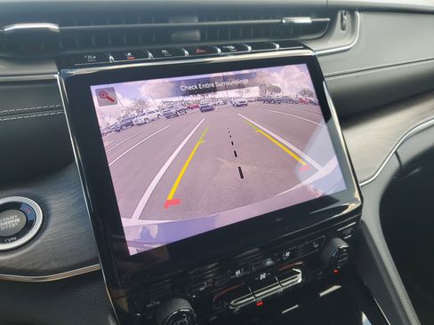 Used 2023 Jeep Grand Cherokee L Overland image 21