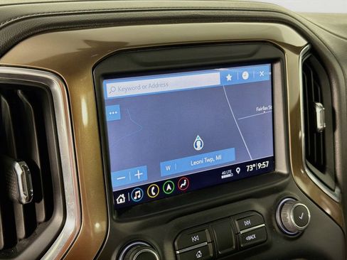 Used 2019 Chevrolet Silverado 1500 High Country w/ Technology Package AWD/4WD image 14