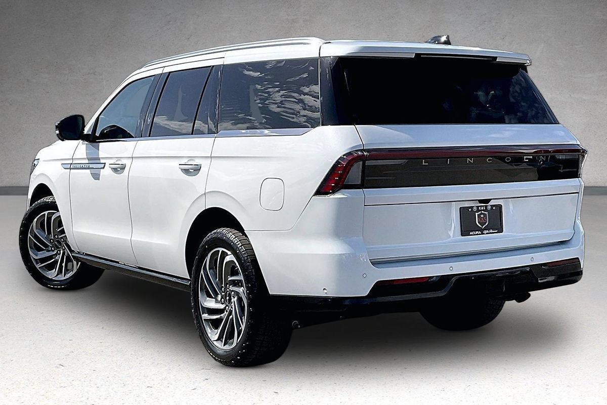 Used 2025 Lincoln Navigator Reserve AWD/4WD image 35