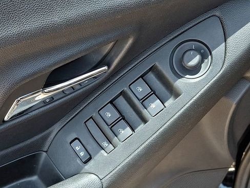 Used 2019 Chevrolet Trax LT w/ Redline Edition FWD image 19