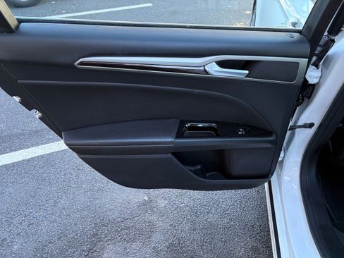 Used 2013 Ford Fusion SE image 21