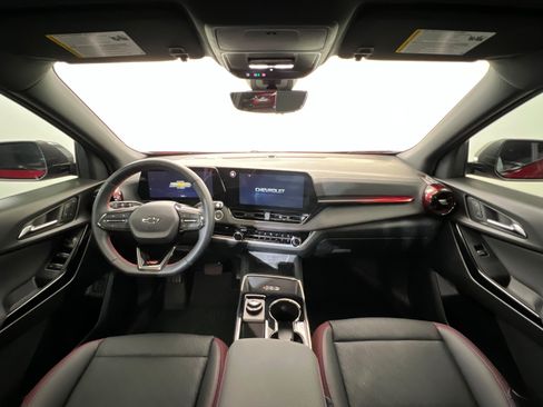 Used 2025 Chevrolet Equinox RS w/ Safety and Technology Package image 10