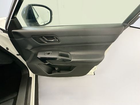 Used 2023 Nissan Pathfinder S AWD/4WD image 33
