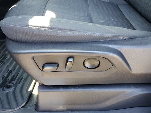 Used 2023 Chevrolet Silverado 1500 LT AWD/4WD image 10