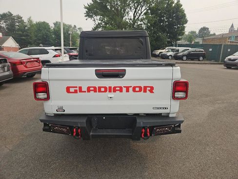 Used 2021 Jeep Gladiator Sport AWD/4WD image 4
