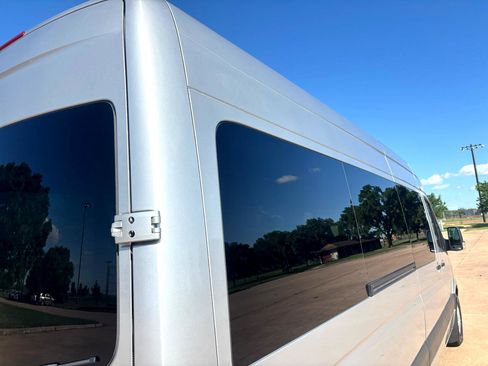 Used 2007 Dodge Sprinter 2500 w/ Cooling Group image 42