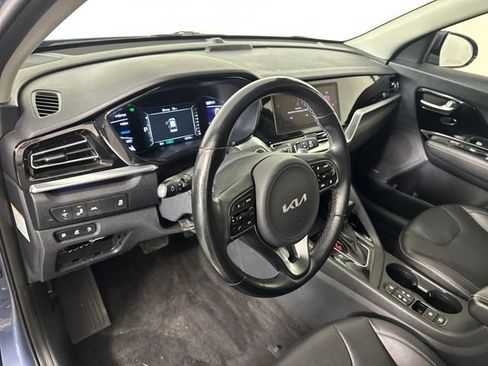 Used 2022 Kia Niro EX Premium image 13