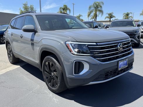 New 2026 Volkswagen Atlas SE AWD/4WD image 2