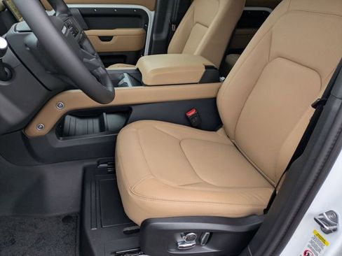 New 2026 Land Rover Defender 130 X-Dynamic SE image 12