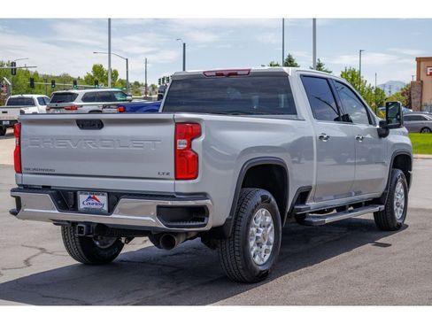 Used 2021 Chevrolet Silverado 2500 LTZ w/ Gooseneck/5TH Wheel Package AWD/4WD image 3