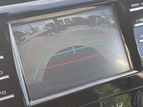Used 2018 Toyota Camry LE FWD image 10