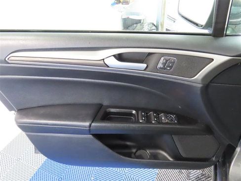 Used 2019 Ford Fusion SEL image 17