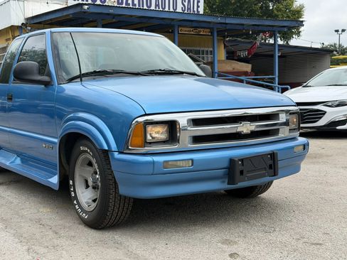 Used 1996 Chevrolet S10 Pickup LS RWD image 5