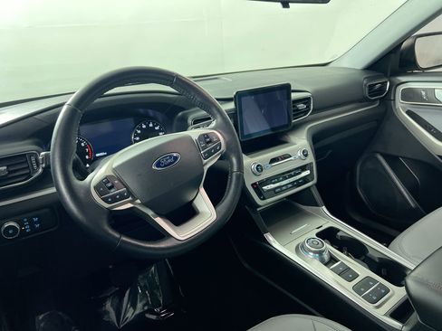 Used 2021 Ford Explorer XLT w/ Equipment Group 202A image 29