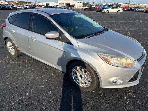 Used 2012 Ford Focus SE FWD image 3