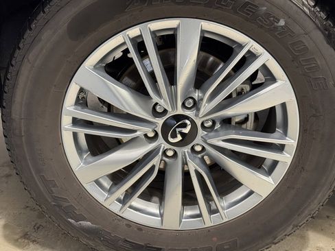 Certified 2024 INFINITI QX80 Luxe image 8