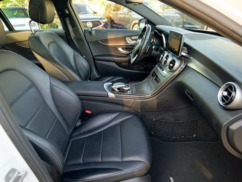 Used 2018 Mercedes-Benz C 300 4MATIC Sedan image 36