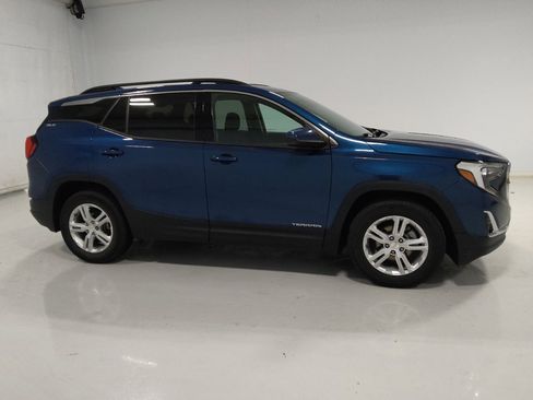 Used 2020 GMC Terrain SLE w/ Driver Convenience Package FWD image 11
