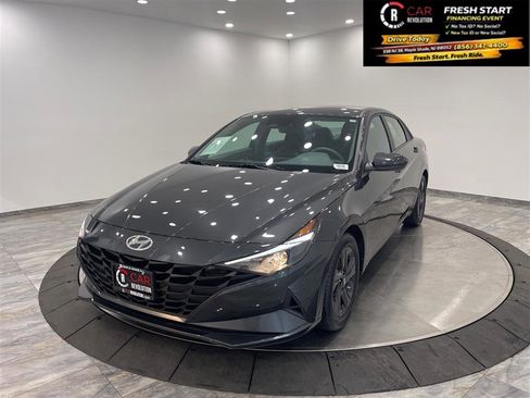 Used 2021 Hyundai Elantra SEL w/ Cargo Package FWD image 3