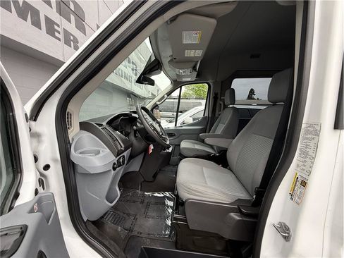 Used 2019 Ford Transit 150 XLT RWD image 7