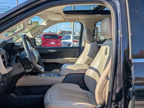 Used 2024 Ford Expedition Max Limited image 16