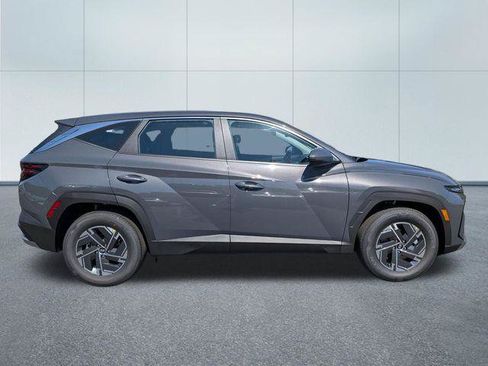 New 2026 Hyundai Tucson Blue SE FWD image 7