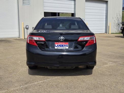 Used 2012 Toyota Camry LE image 5