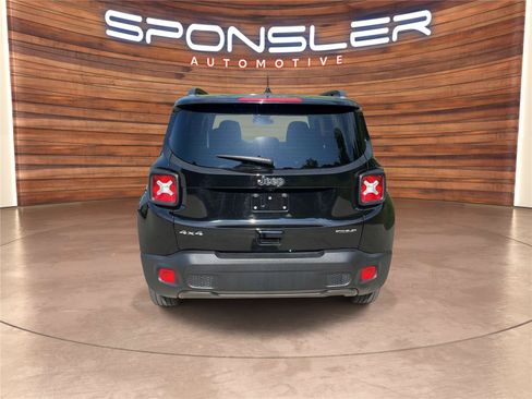 Used 2023 Jeep Renegade Latitude w/ Sun/Sound Group AWD/4WD image 5
