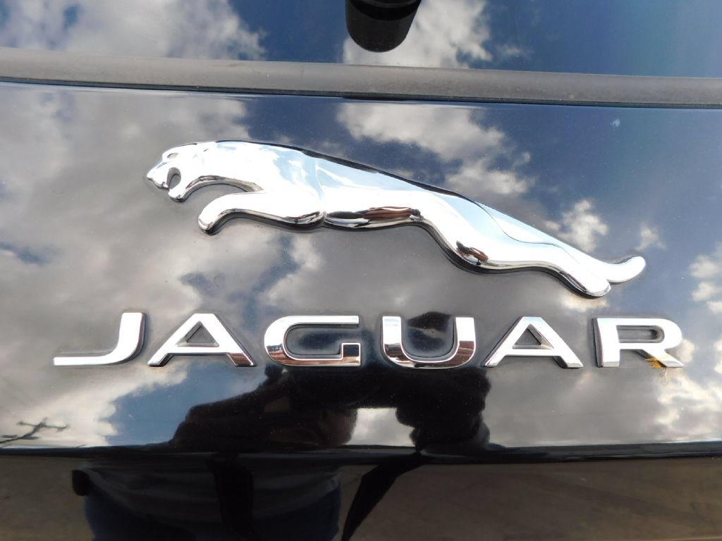 Used 2018 Jaguar F-PACE Premium AWD/4WD image 13