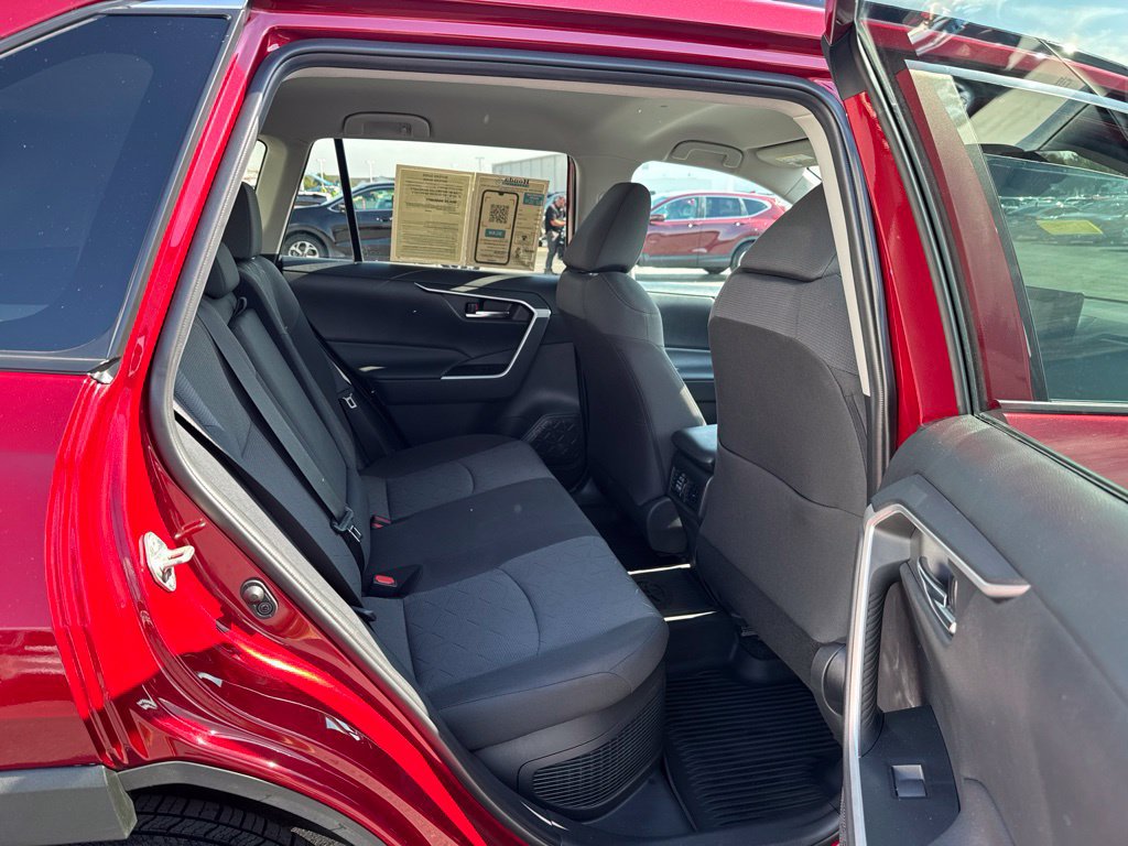 Used 2020 Toyota RAV4 XLE w/ All Weather Liner Package AWD/4WD image 39
