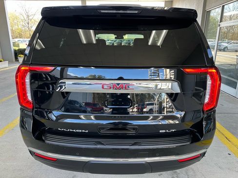 Used 2024 GMC Yukon XL SLT w/ SLT Luxury Package image 11