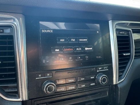 Used 2017 Porsche Macan S image 29