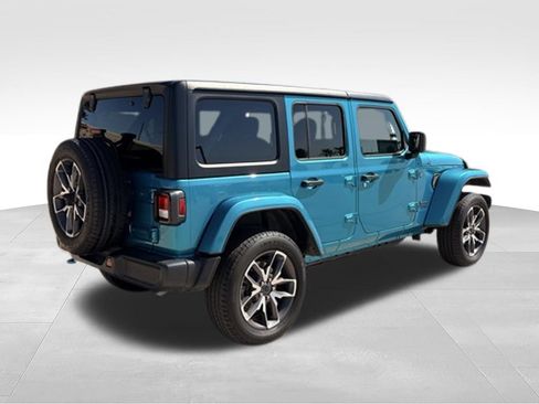 Used 2024 Jeep Wrangler Unlimited AWD/4WD image 8