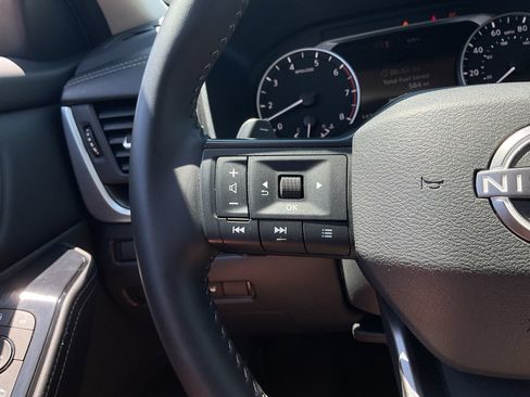 Used 2026 Nissan Rogue SV FWD image 29