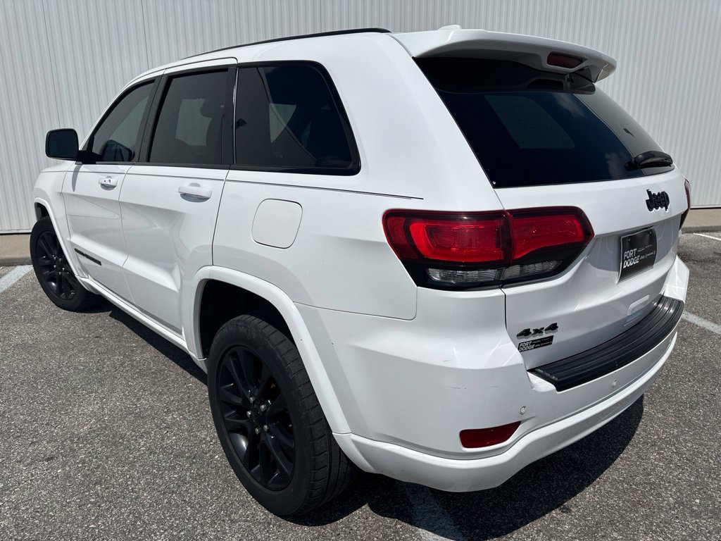 Used 2018 Jeep Grand Cherokee Altitude AWD/4WD image 5