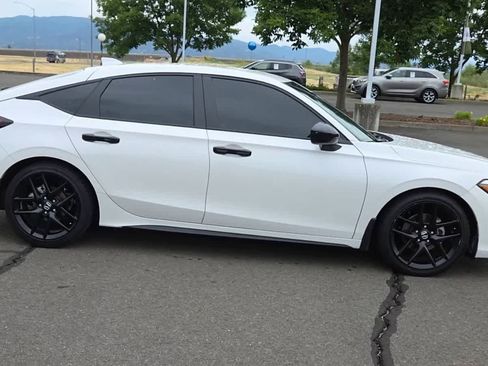 Used 2025 Honda Civic Sport image 9