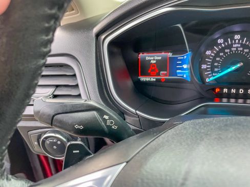 Used 2018 Ford Fusion Titanium image 17