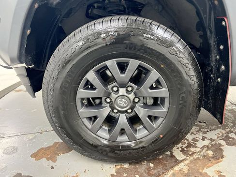 Used 2022 Toyota Tacoma SR AWD/4WD image 26