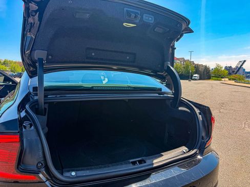 Used 2022 Volvo S90 B6 Momentum AWD/4WD image 37