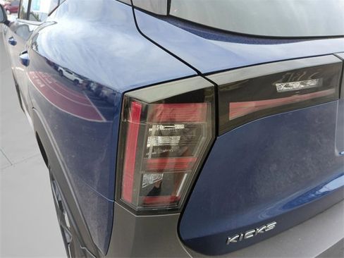 Certified 2025 Nissan Kicks SR image 41