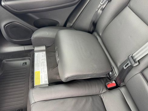 Used 2023 Volvo XC60 B5 Plus image 9