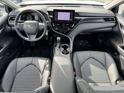 Used 2023 Toyota Camry SE image 31