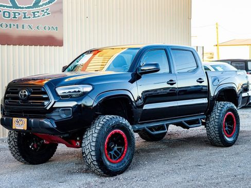 Used 2018 Toyota Tacoma SR image 8