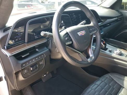 Used 2023 Cadillac Escalade Sport Platinum w/ LPO, ONYX Package image 17