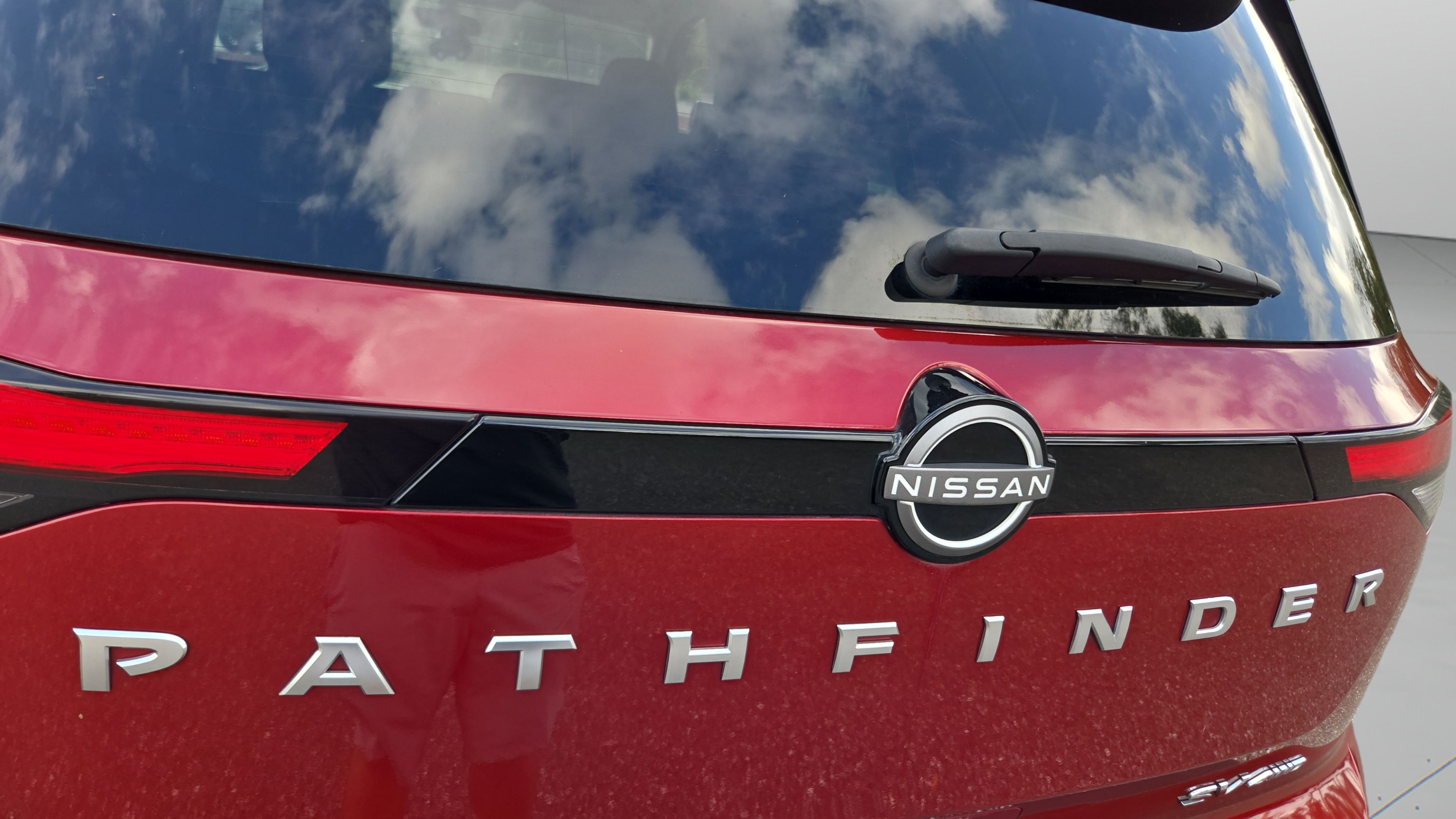 Used 2024 Nissan Pathfinder SV AWD/4WD image 15