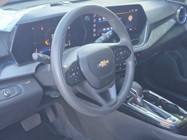 Used 2025 Chevrolet Trax LT FWD image 9