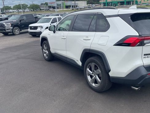 Used 2021 Toyota RAV4 XLE Premium AWD/4WD image 3