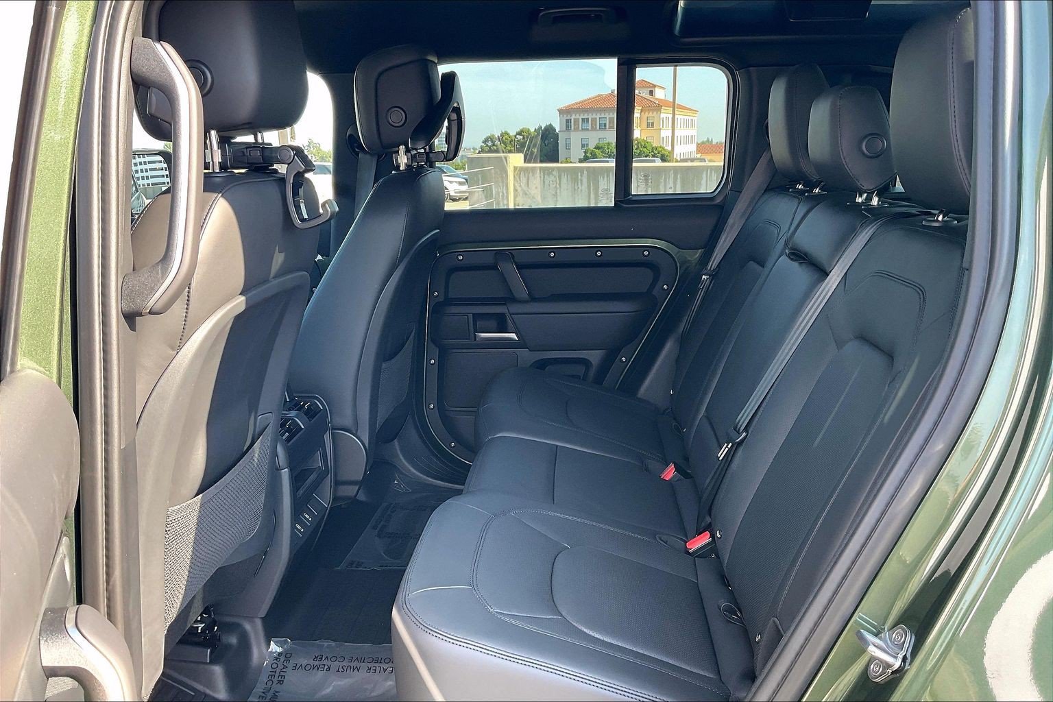 New 2026 Land Rover Defender 110 X-Dynamic SE AWD/4WD image 17